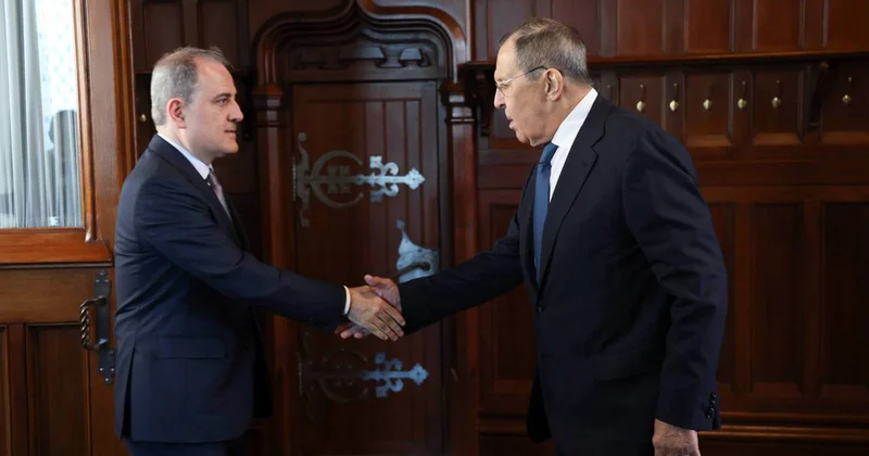 Bayramovun Moskva səfərindən 1 gün sonra... Səfirliyimiz NİYƏ vuruldu?