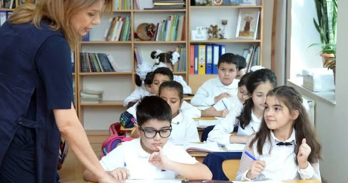 Azərbaycanda tamştatlı müəllim modeli tətbiq olunmağa başlayıb Təfərrüatlar
