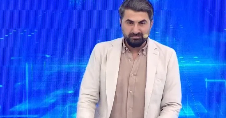 Özümə yaxşı söz yazıb, başqa səhifədə məni söyür