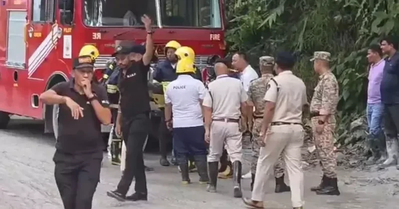Hindistanda tunelin çökməsi nəticəsində ölənlərin sayı 8 ə çatıb