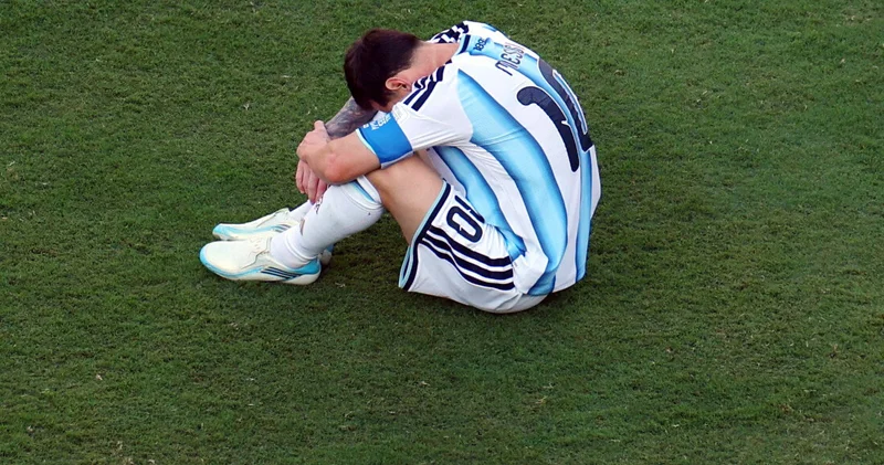 Məşhur jurnalist: Messi qəddar quldur dəstəsinin hiyləgər başçısı idi