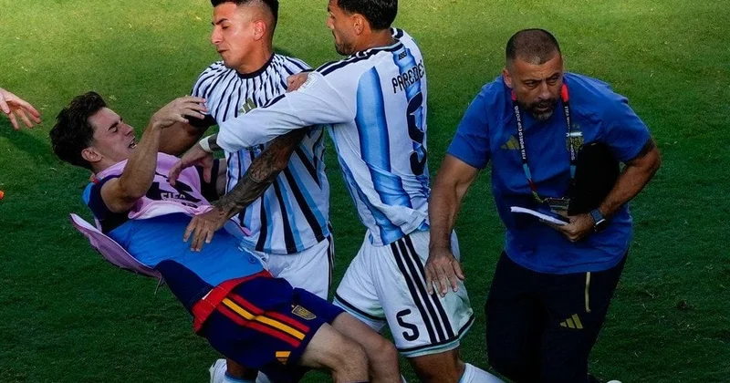 FIFA Paredesin finaldakı qırmızı vərəqəsini protokoldan sildi