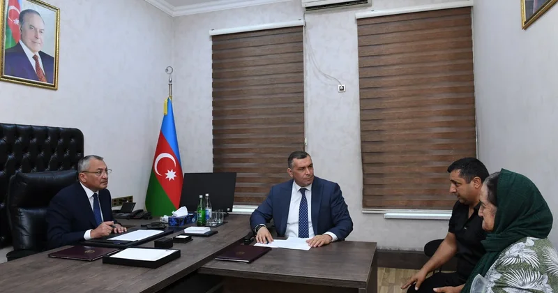 Rövşən Rzayev vətəndaş qəbulu keçirib