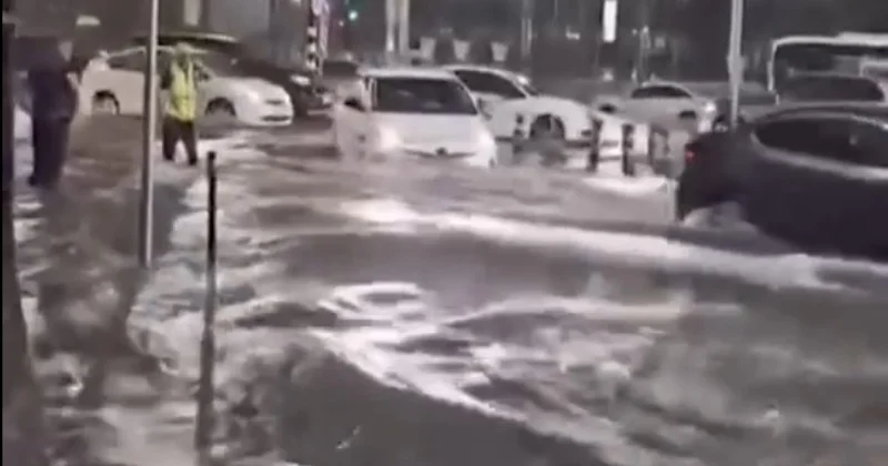 Güclü yağış nəticəsində Tbilisinin bir neçə küçəsini su basıb