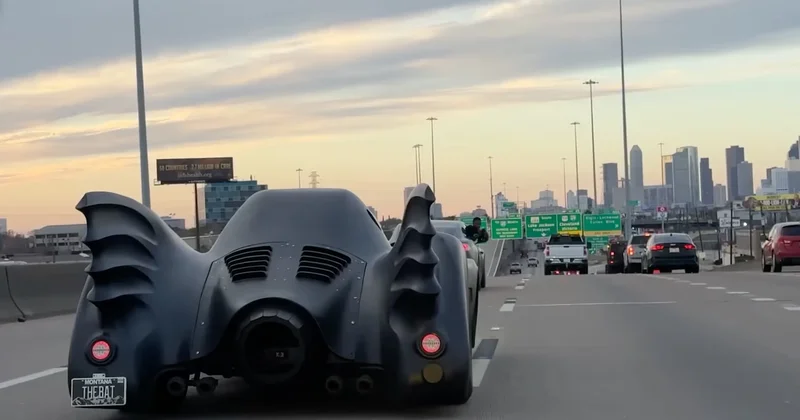 Amerikalı həkim 1000 at gücündə olan Batmobile sürür…