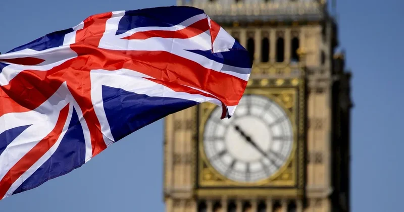 Britaniyada yeni dövr başladı: Baş nazir ilk komandasını açıqladı