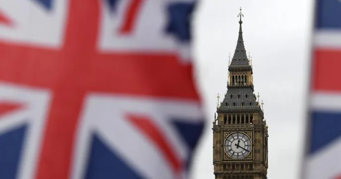 Britaniya tamamilə elektron vizalara keçib