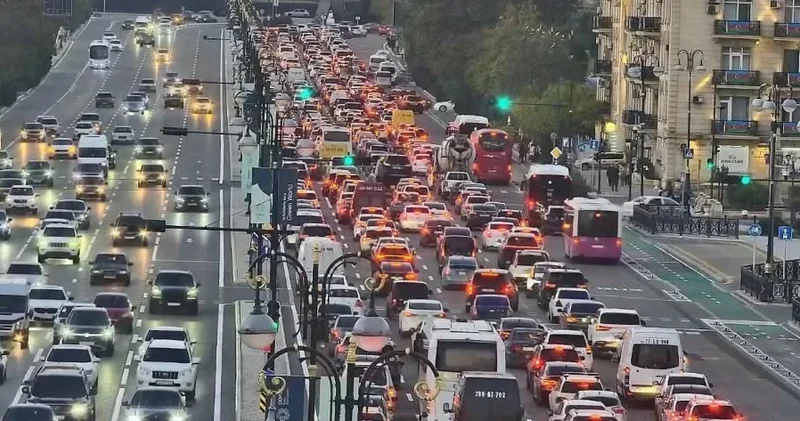 Bakıda tıxac ancaq bu halda aradan qalxacaq