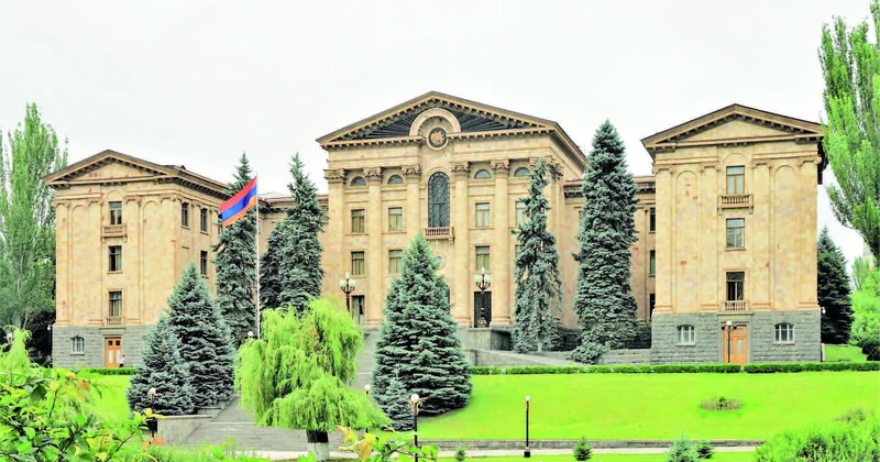 İrəvanda siyasi qarşıdurmanın növbəti mərhələsi