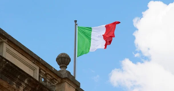 Rusiya iki italyan diplomatını ölkədən çıxardı