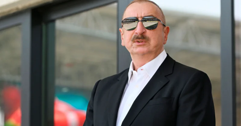 Prezident onlara yeni mənzil açarları təqdim etdi
