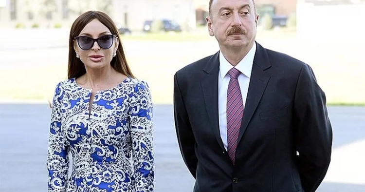 Алиевы ознакомились с работами по восстановлению в Агдеринском районе Minval Politika