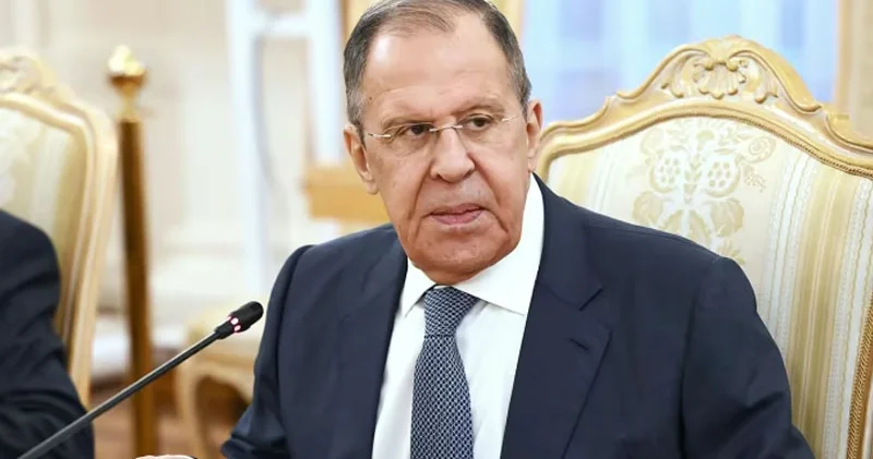 Lavrov Putinin Zelenski ilə hansı şərtlə görüşəcəyini açıqladı