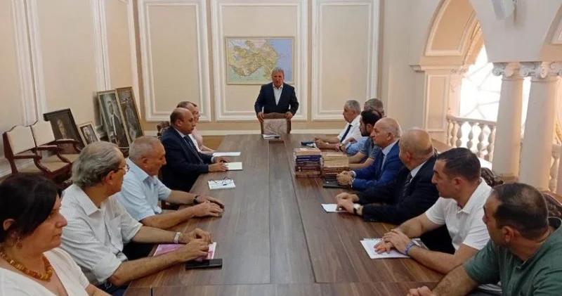 AMEA nın 80 illiyi münasibətilə döş nişanı hazırlanıb