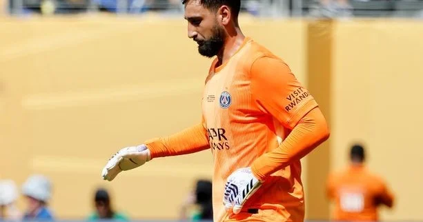 Canluici Donnarumma PSJ dən ayrılacağı barədə şayiələrin fonunda komanda ilə məşqdə