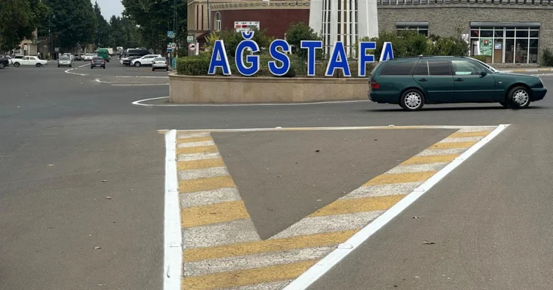 Ağstafa şəhərində yol nişanlanma işləri aparılır