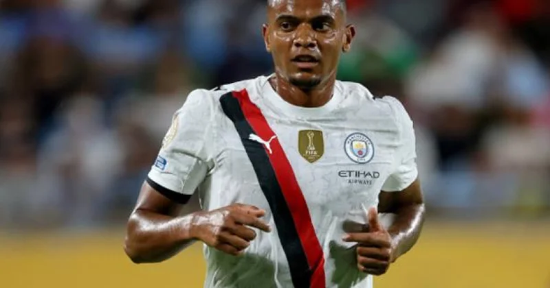 “Qalatasaray” isveçrəli futbolçunun transferi üçün “Mançester Siti” ilə razılığa gəlib