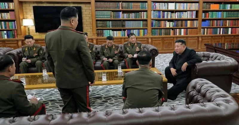 Kim Çen In KXDR zabitlərini Ukraynaya qarşı müharibədə iştirakına görə mükafatlandırıb