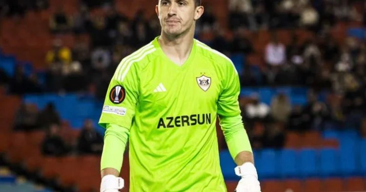 “Qarabağ”dan ayrılan rusun hərəkəti sosial mediada ciddi söz söhbətə səbəb oldu FOTO