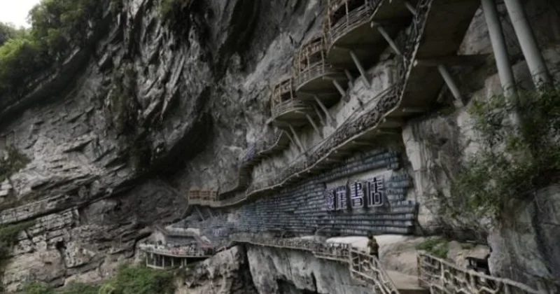 Çində mağaranın içində açılan kitabxana ziyarətçiləri valeh etdi