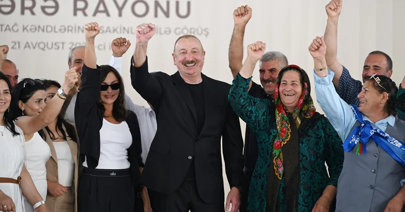 Prezident İlham Əliyev Ağdərədə Allah o yumruğunuzu çox möhkəm eləsin FOTOLAR (Yenilənib)