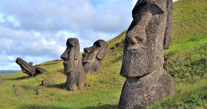 Çilidə Moai heykəlləri təhlükə ilə üzləşdi