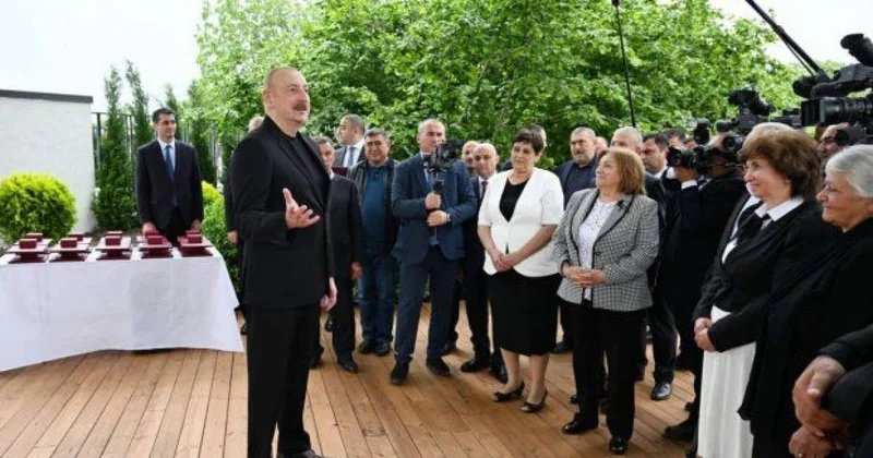 İlham Əliyev kəlbəcərlilərə mənzillərin açarlarını təqdim etdi