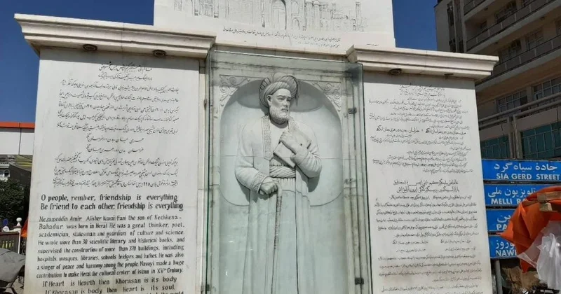 Əlişir Nəvainin Əfqanıstandakı abidəsi sökülüb