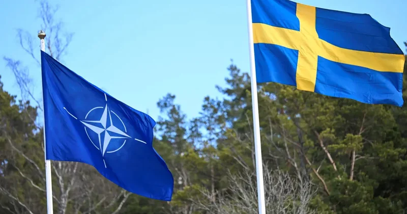 Шведы замкнули на себя логистику НАТО