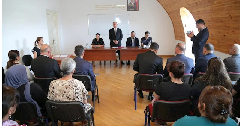 Avqust pensiyaları tam ödənildi FOTOLAR