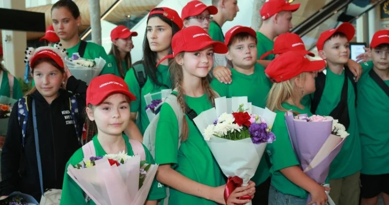 Daha 30 ukraynalı uşaq reabilitasiya üçün Azərbaycana gətirilib