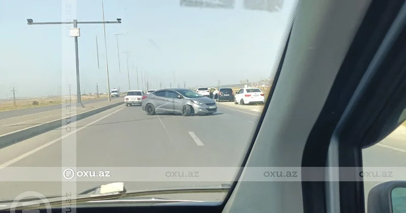 Hövsan yolunda KIA və Hyundai toqquşub