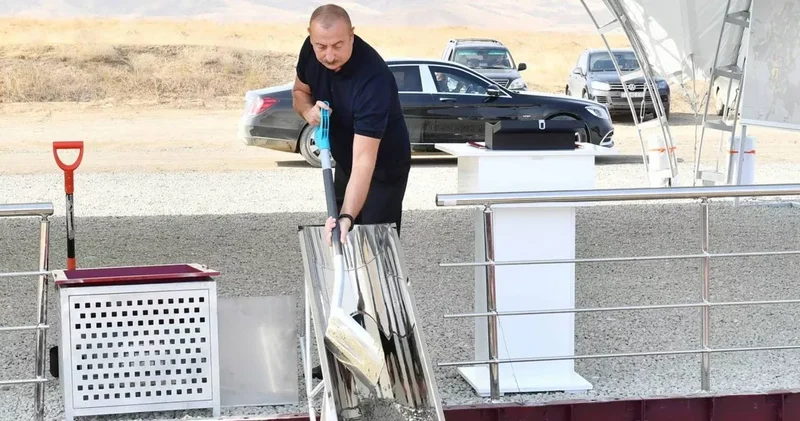 Алиев на церемонии закладки фундамента четвертого жилого комплекса в Кяльбаджаре