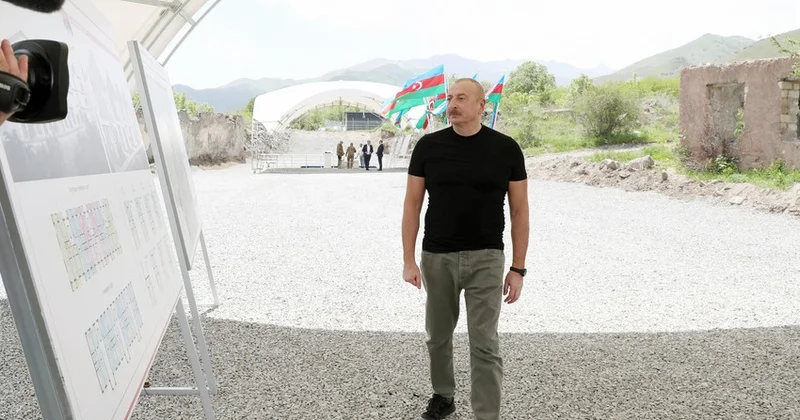 İlham Əliyev Ermənistana pulsuz silah verilməsinin məqsədini açıqladı