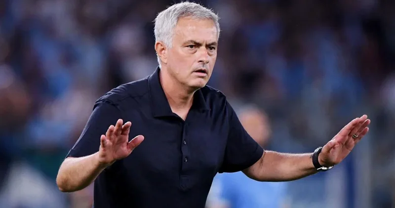 Mourinyo onu dahi məşqçi yə çevirən futbolçunun adını açıqladı