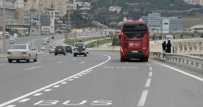 Sərnişinlərin xilas yolu: Avtobus zolaqları artırılır?