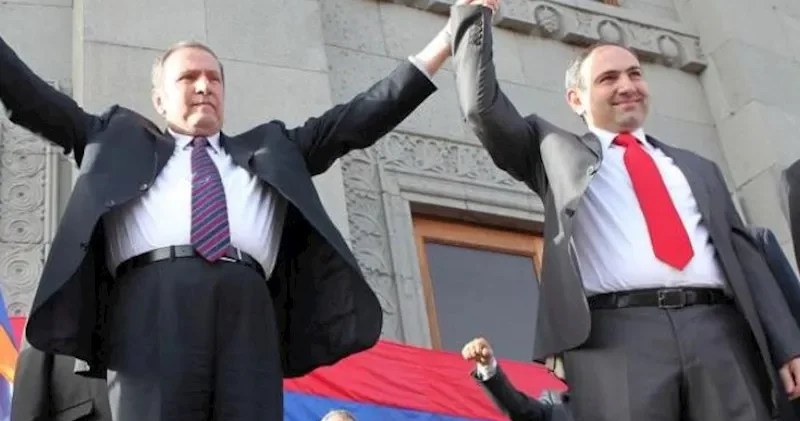 Levon Ter Petrosyan reallıqdan çox uzaq düşüb
