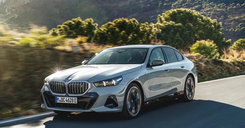 BMW 27 mindən çox avtomobili geri çağırır