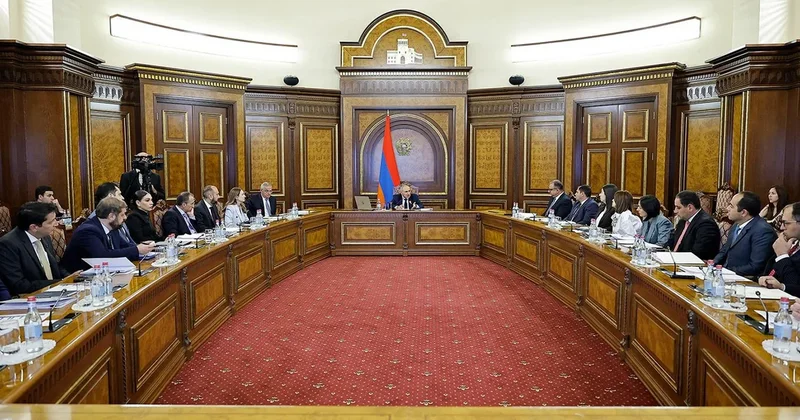 Ermənistanda yeni konstitusiya barədə qərar verildi