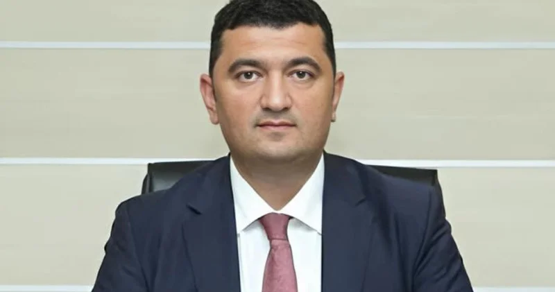 “Green Card” udduğundan ərizə yazaraq vəzifəsindən gedibmiş