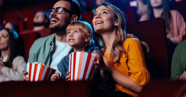 “Sadəcə filmdir” deyirik, amma... Ekrandakı görüntülər bizə necə təsir edir?