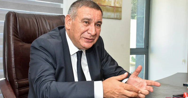 Hər adamın sığınmağa bir qalası olsun gərək... Rəşad Məcidin şeirləri