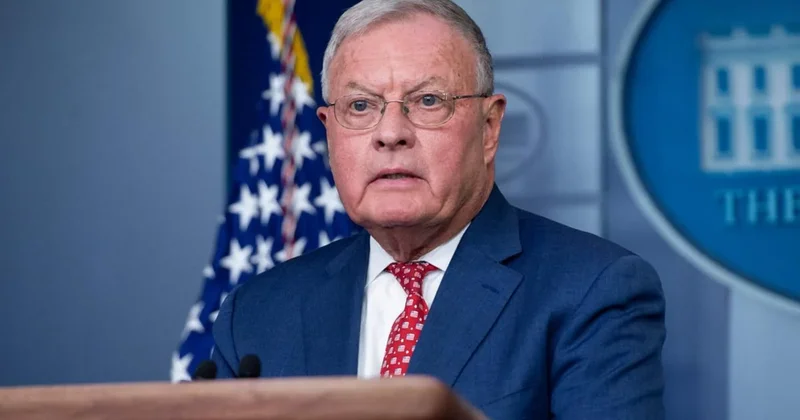 Экс спецпредставитель президента США Кит Келлог находится с визитом в Украину