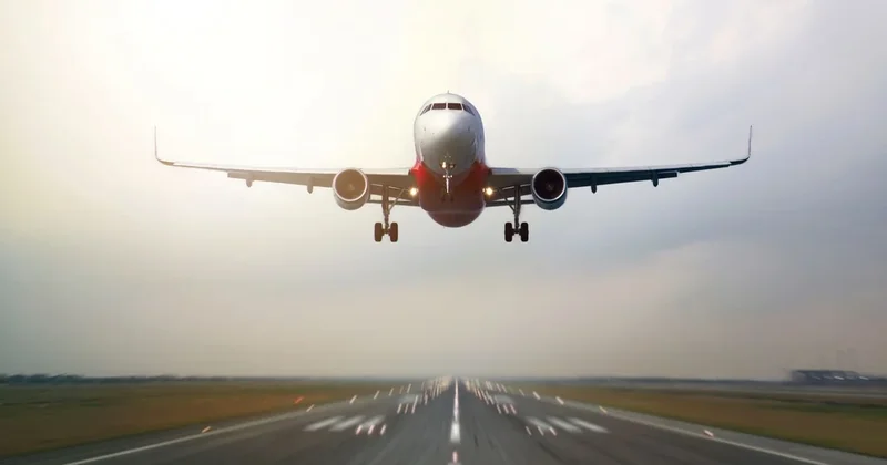 Пассажирский лайнер Boeing 737 разгерметизировался по пути из Уфы в Таджикистан