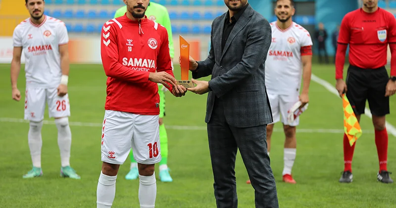 “Araz Naxçıvan”ın futbolçusu mükafatına qovuşdu