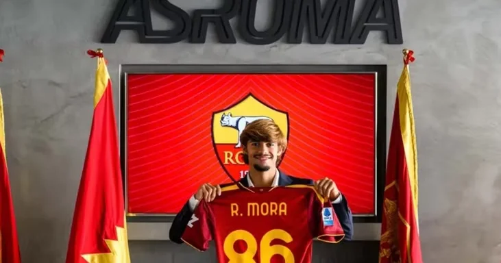 Roma 19 yaşlı yeni transferi sayəsində tarixə düşdü FOTO