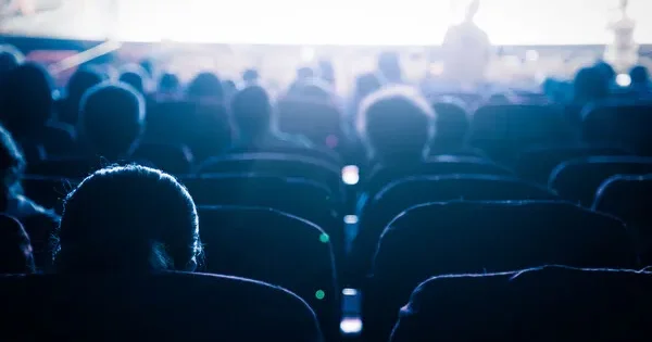 Çində kinoteatrda yatmaq üçün qeyri adi xidmət yaradıldı Qiyməti cəmi 1 yuan
