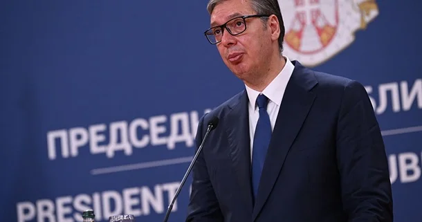 Vuçiç Serbiyada erkən parlament seçkiləri elan etdi
