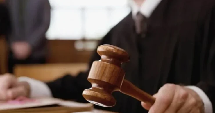 213 min manat oğurluq edən dəstə üzvlərinə hökm oxundu