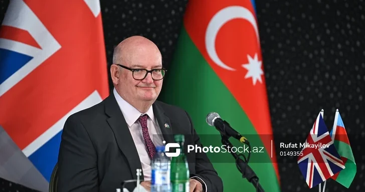 Посол Великобритании поделился опытом изучения азербайджанского языка